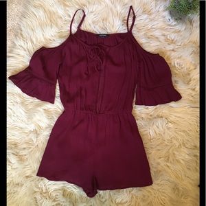 🌺 Cold Shoulder Burgundy Romper